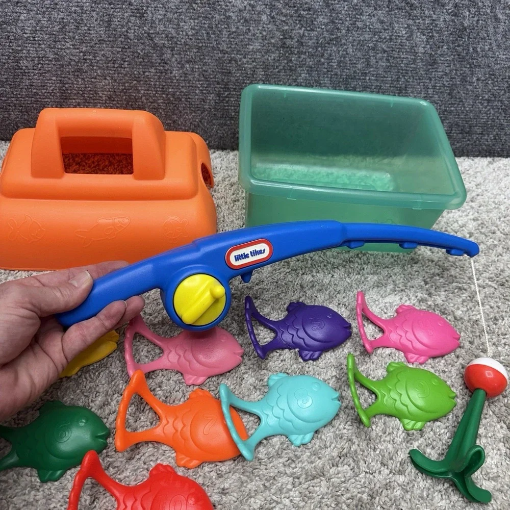Vintage Little Tikes Catch & Count Fishing set tackle box pole kids toy (read)